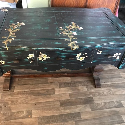 Coffee table chalk painted - table,
